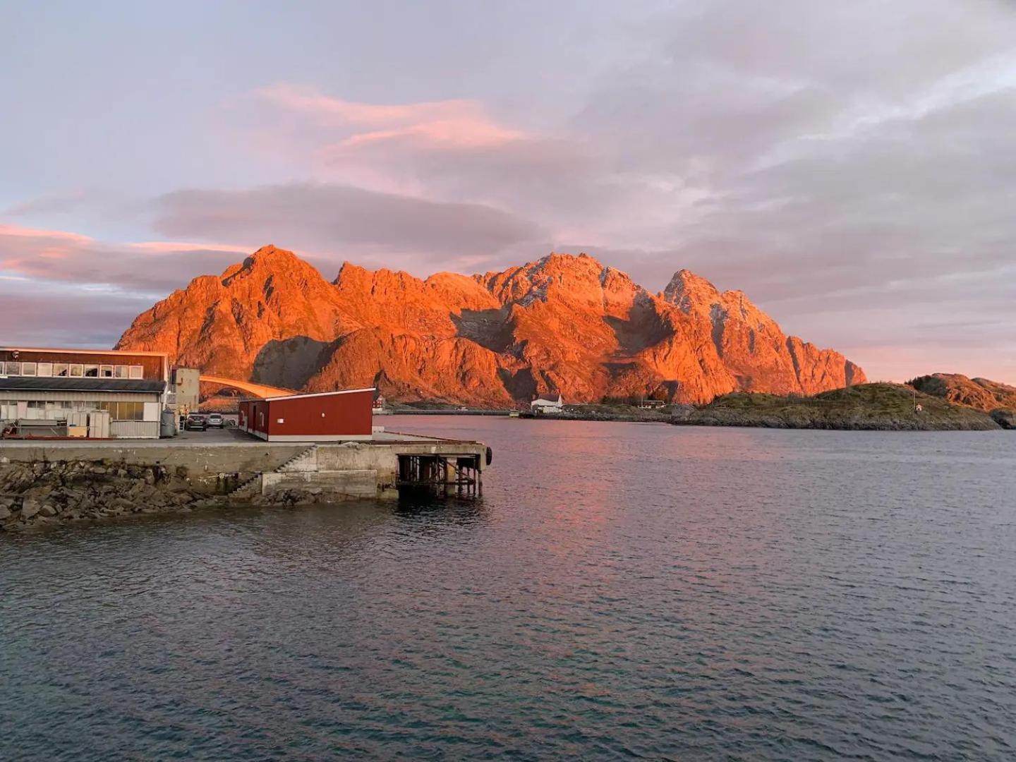Stor Moderne Leilighet I Henningsvaer, 70 Kvm Zewnętrze zdjęcie